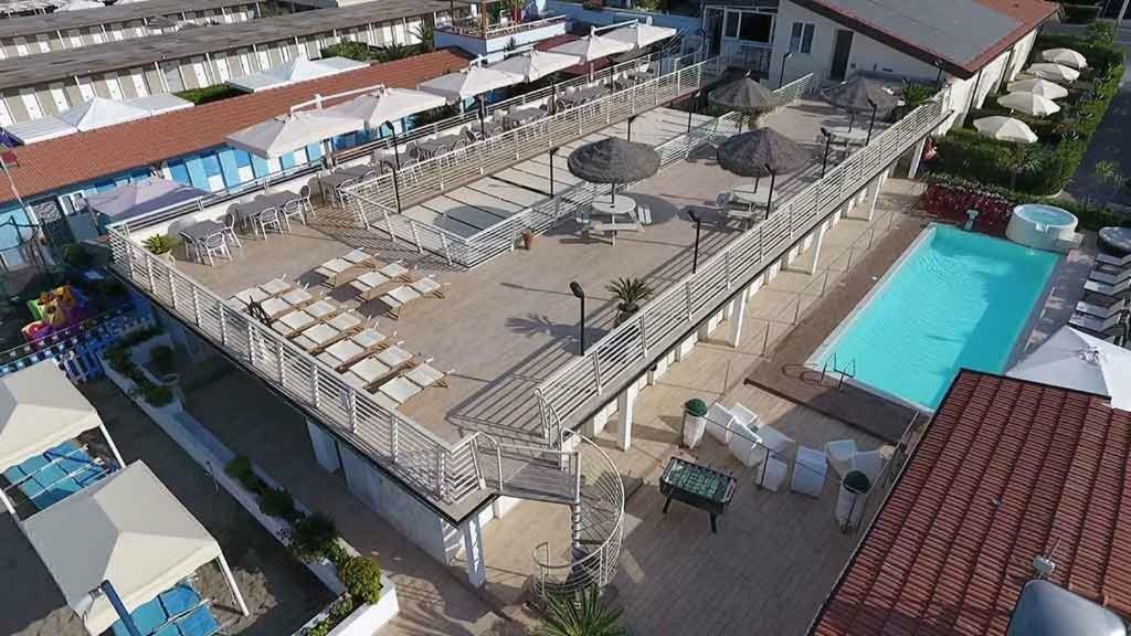 Hotel Delfino มารีนาดีคาร์รารา ภายนอก รูปภาพ