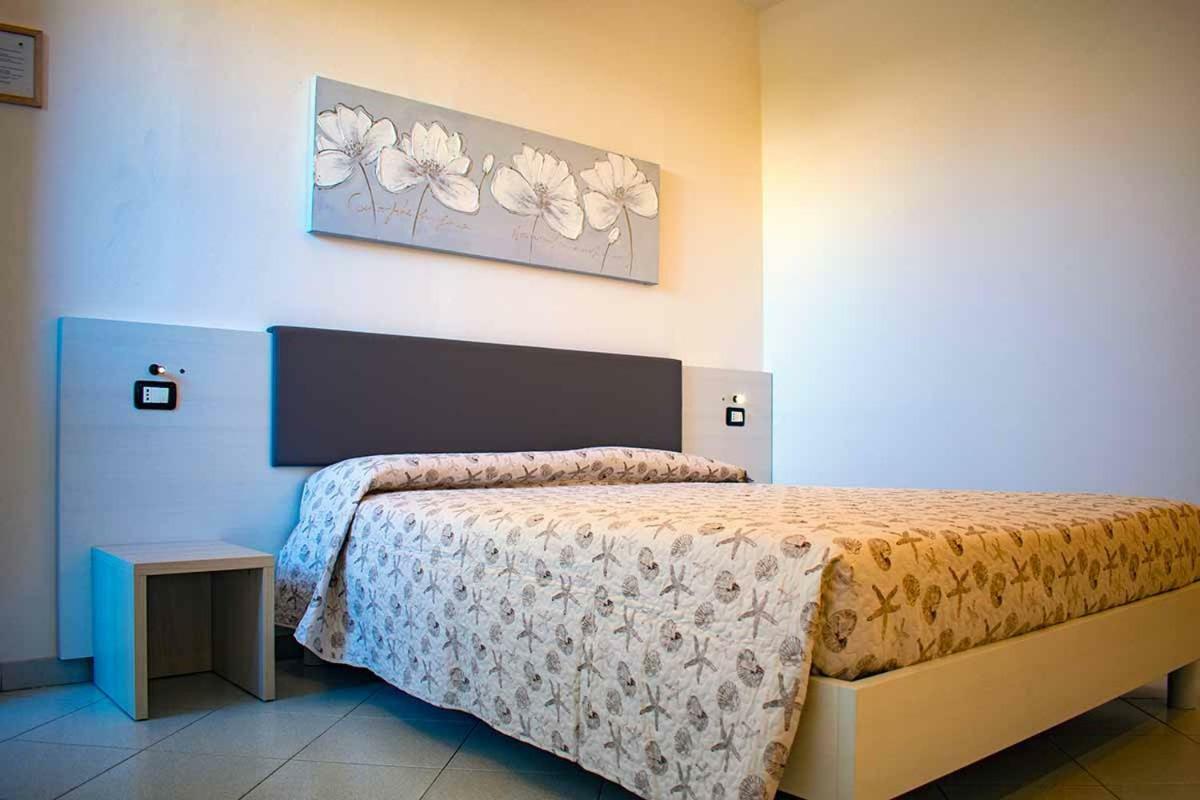 Hotel Delfino มารีนาดีคาร์รารา ภายนอก รูปภาพ